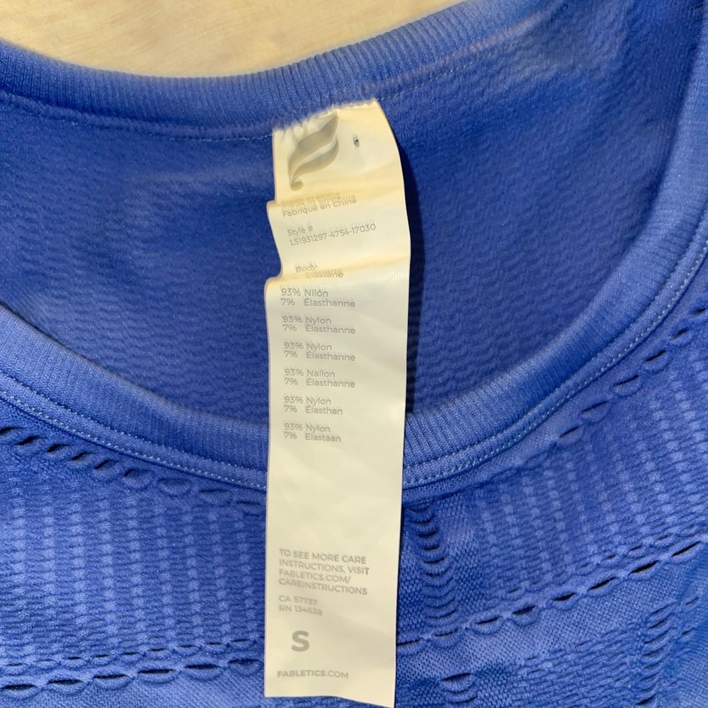 Fabletics crop top - Picture 2 of 2